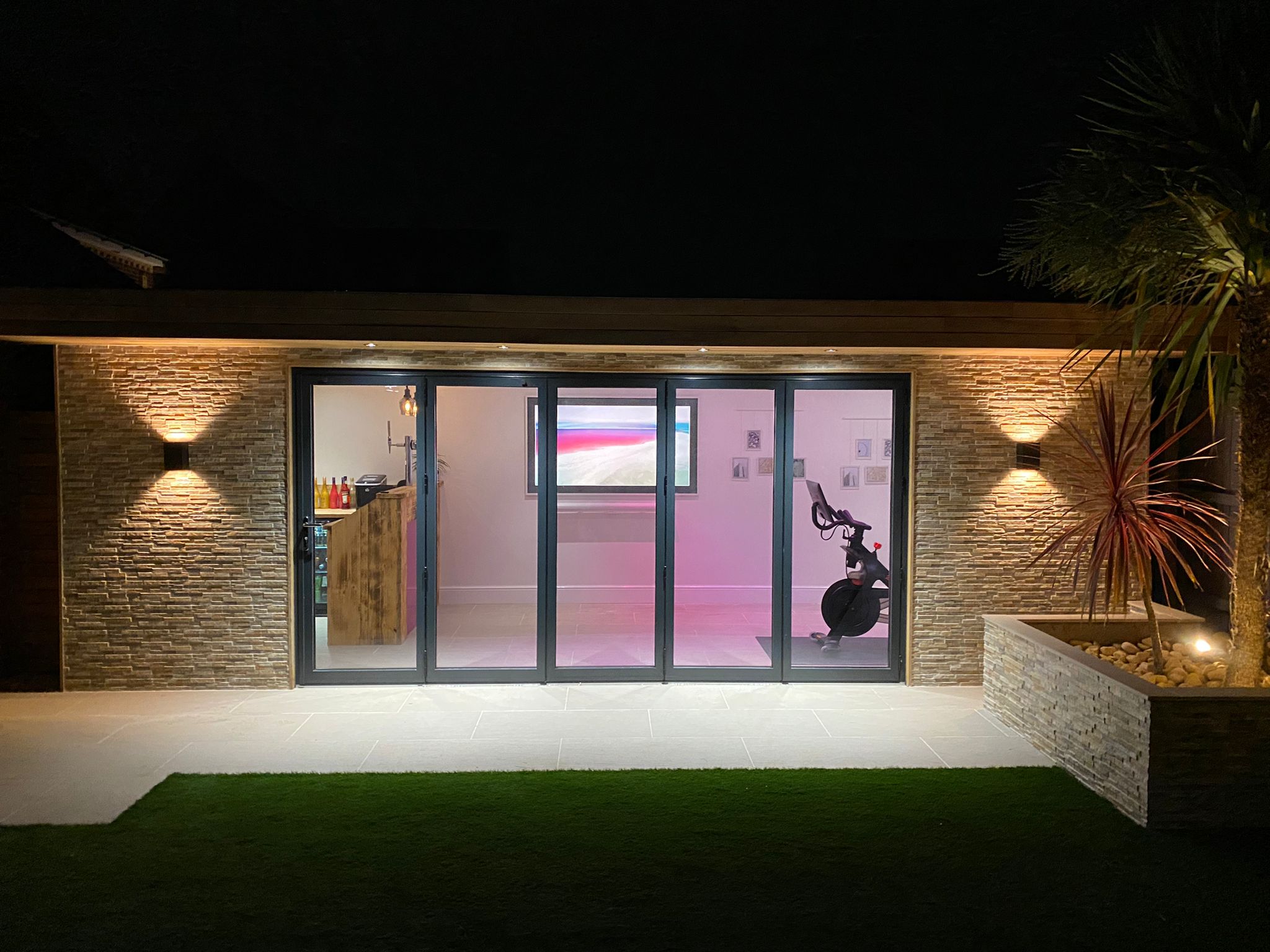 The Value of a Bespoke Garden Room to Homebuyers